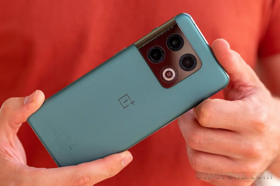 OnePlus 10 Pro получает обновление до OxygenOS 16