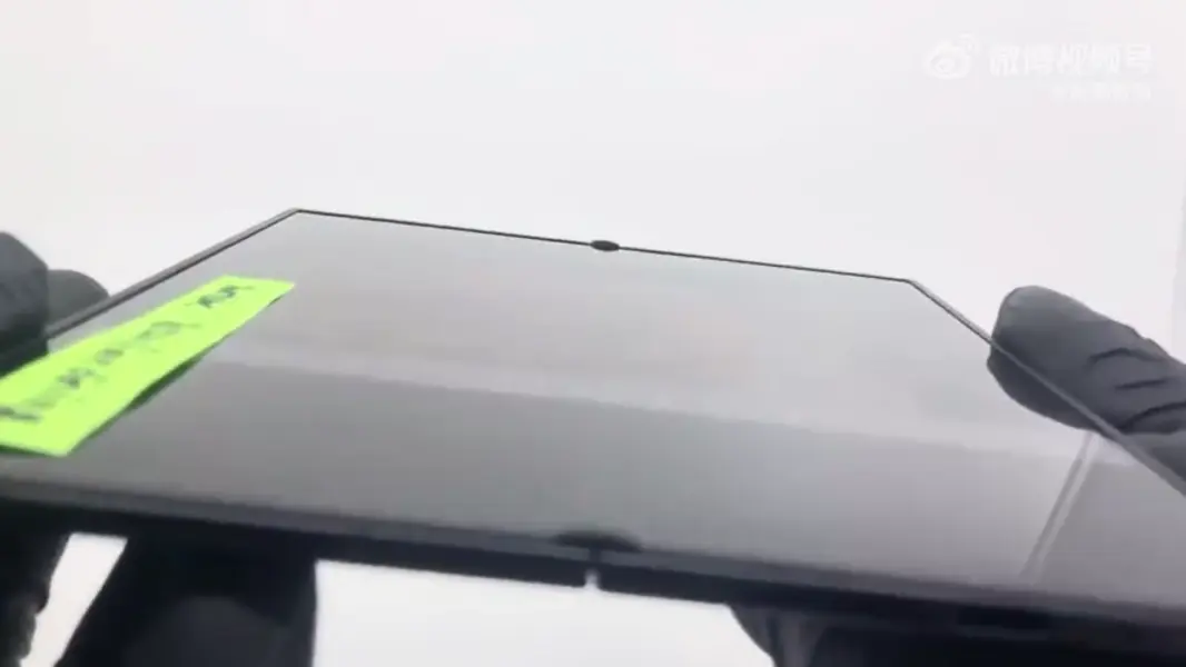 Galaxy Z Fold 8 Ultra сводит складку дисплея почти на нет: слитое видео