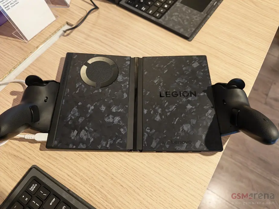 Футуристические новинки от Lenovo: личный опыт использования складного игрового ноутбука и модели с двумя экранами