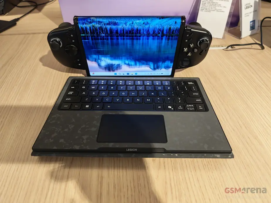 Футуристические новинки от Lenovo: личный опыт использования складного игрового ноутбука и модели с двумя экранами