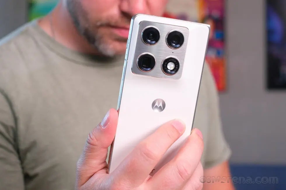 Motorola Razr Fold: тест на прочность