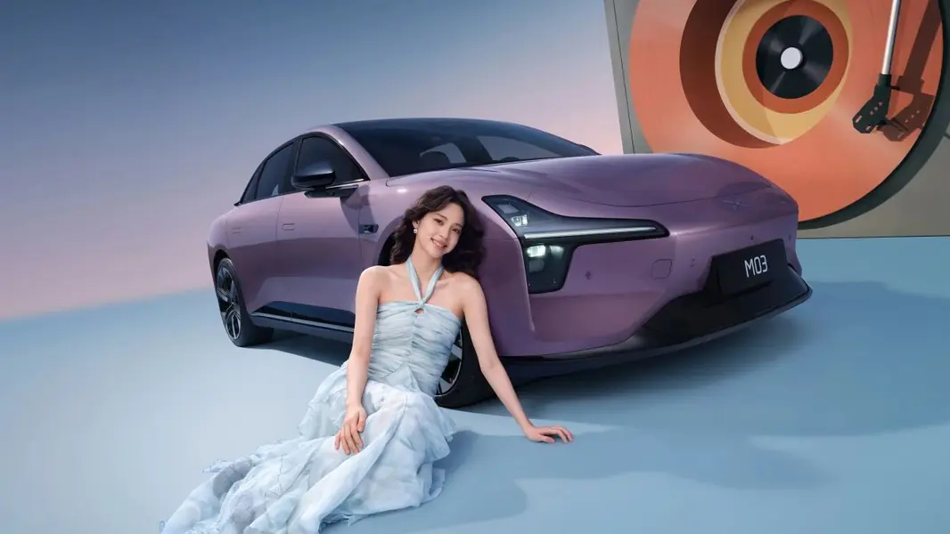 XPeng представила MONA M03 2026 модельного года с чипом &laquo;Turing AI&raquo; и увеличенным запасом хода