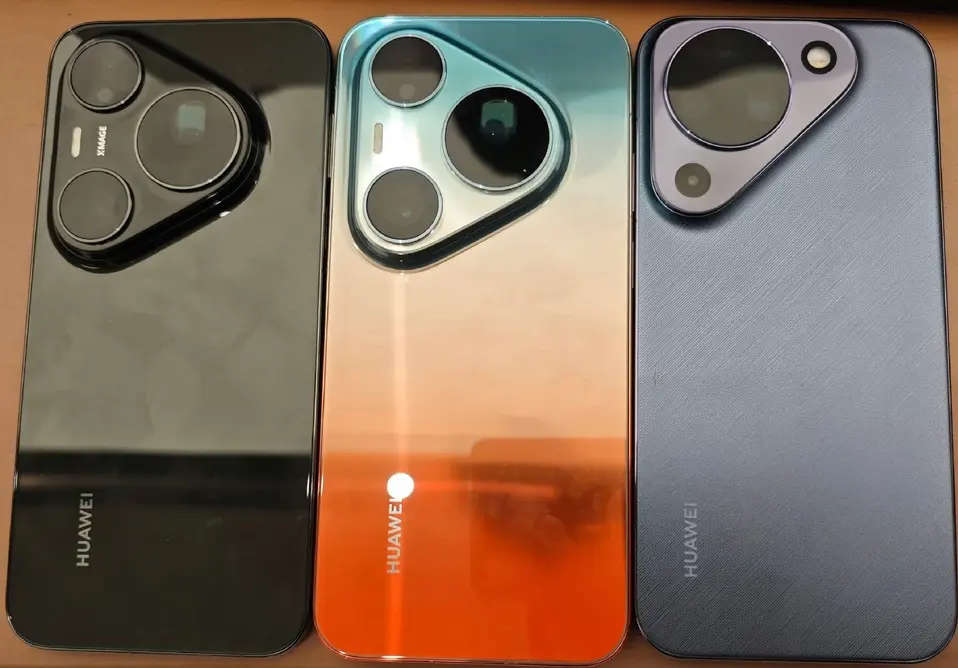 Широкий складной смартфон Huawei заставляет Samsung выглядеть узким — появились реальные фото