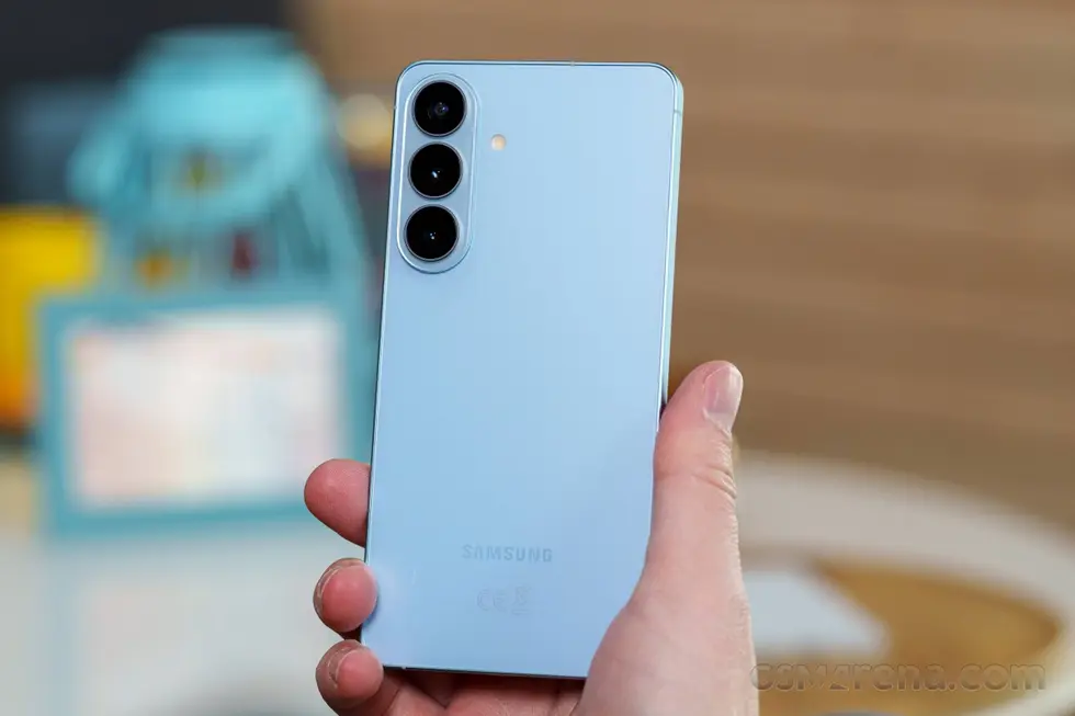 Обзор Samsung Galaxy S26+: мощный флагман или работа над ошибками?