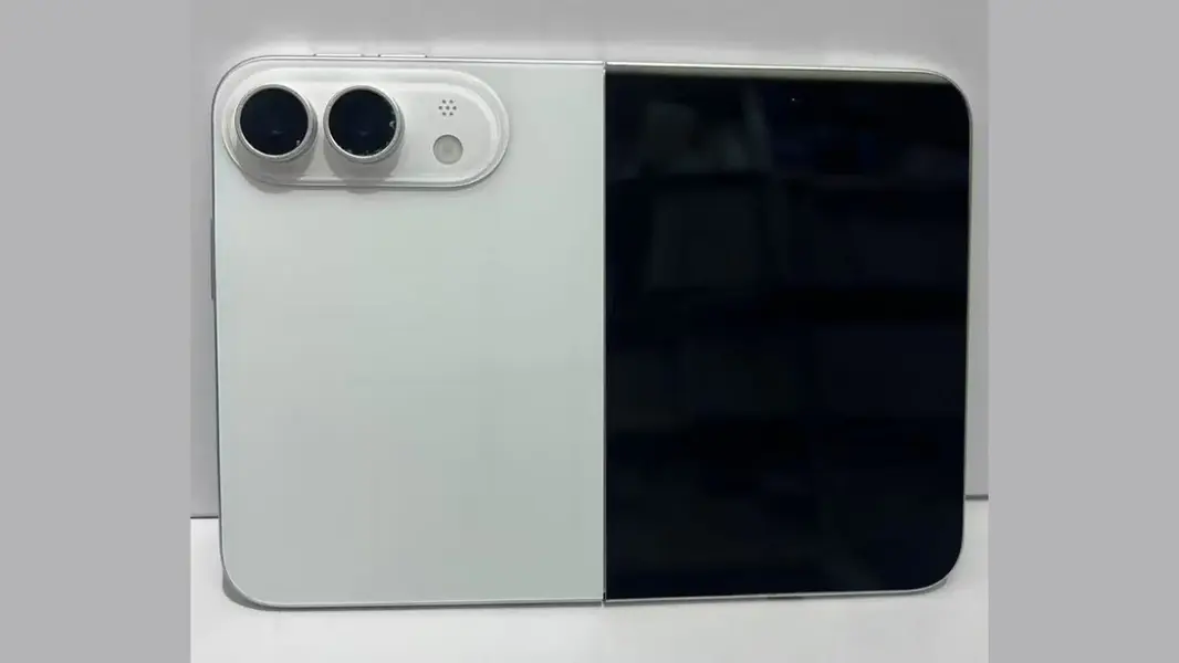 Складной iPhone от Apple: фотографии макетов раскрыли дизайн новинки