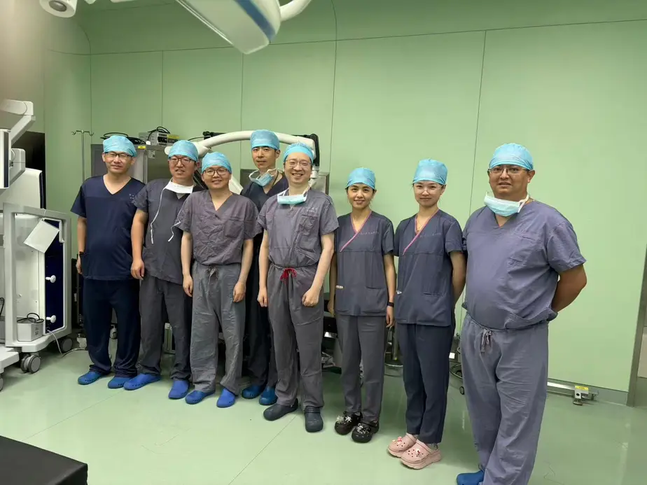 Безопасный, беспроводной и полностью имплантируемый: в Китае испытали первый полностью имплантированный интерфейс 