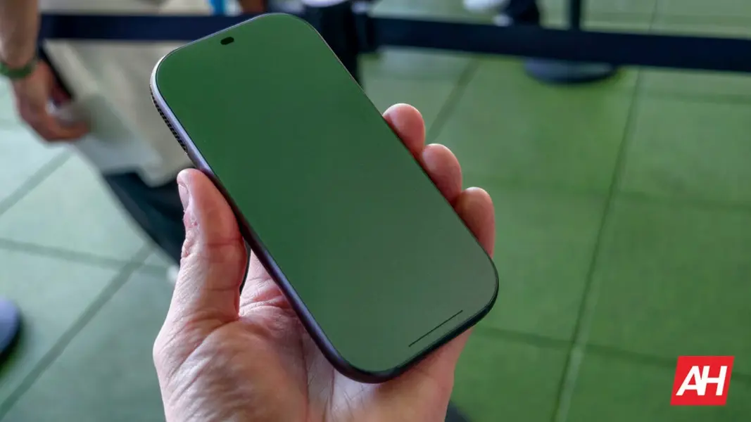 Я протестировал XREAL Project Aura: это лучший XR-форм-фактор для Android (на данный момент)