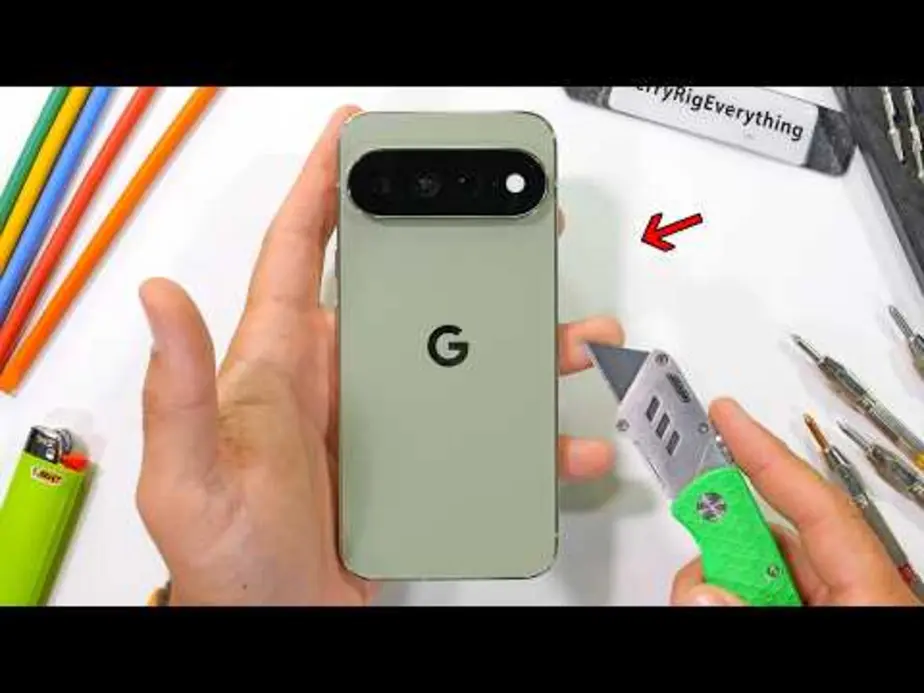 Google Pixel 11 Pro XL не боится царапин и изгибов
