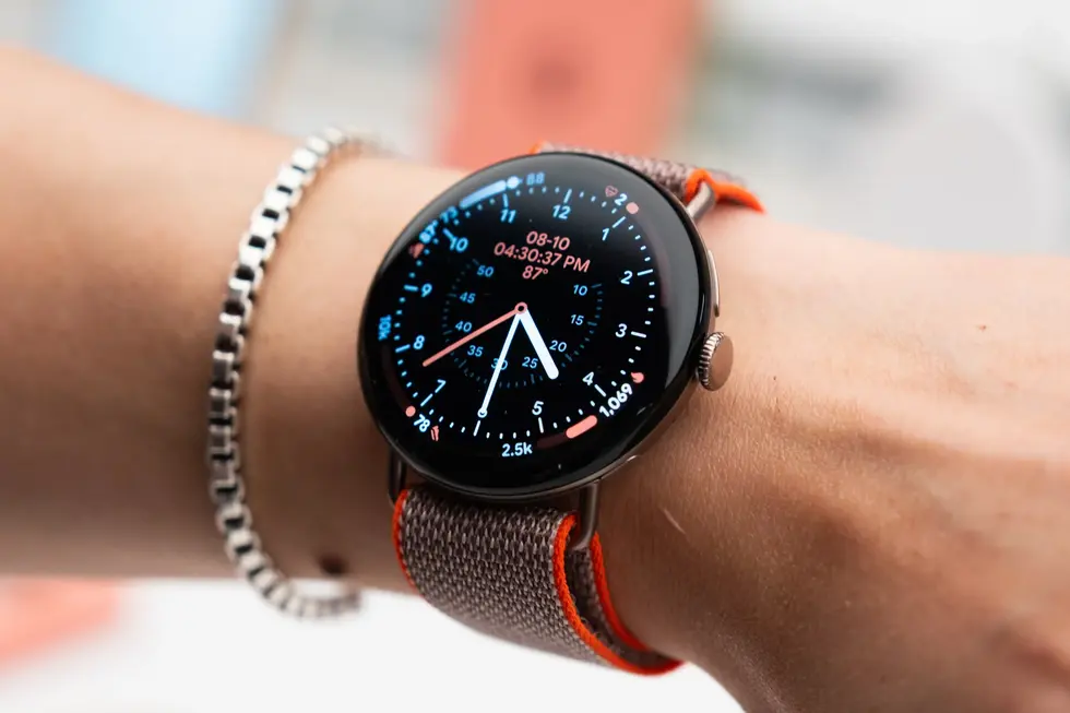 Google Pixel Watch 5: тот же дизайн, но ещё больше здоровья