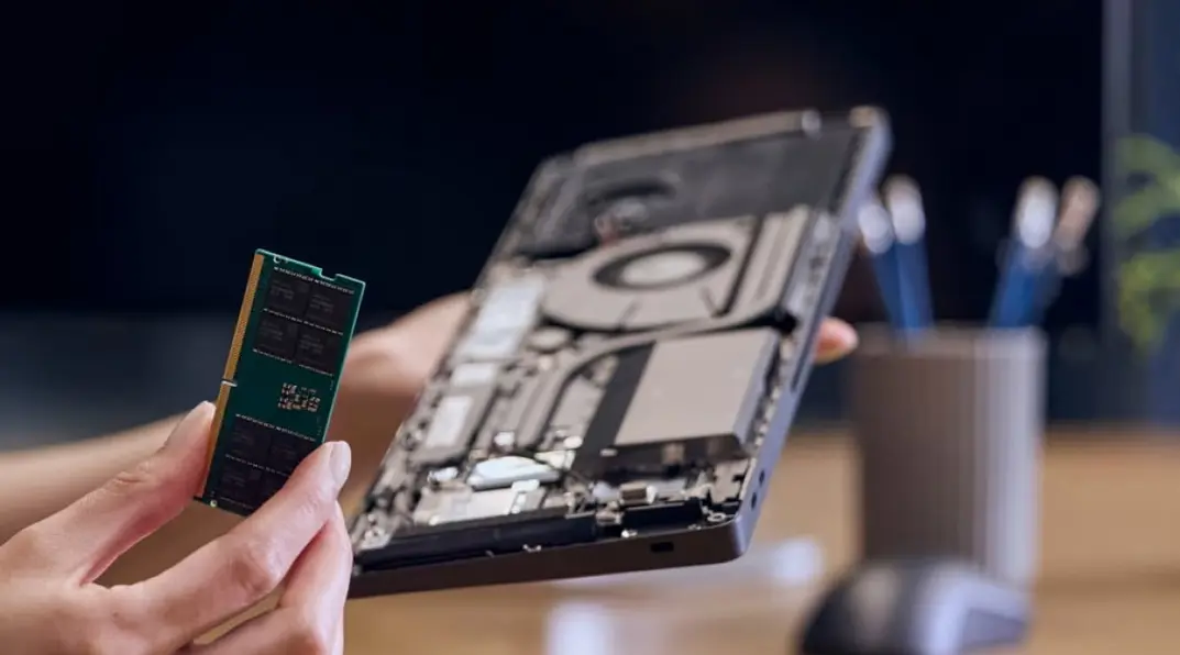 HP EliteBoard G1a &mdash; полноценный Windows-ПК с искусственным интеллектом, встроенный в клавиатуру.