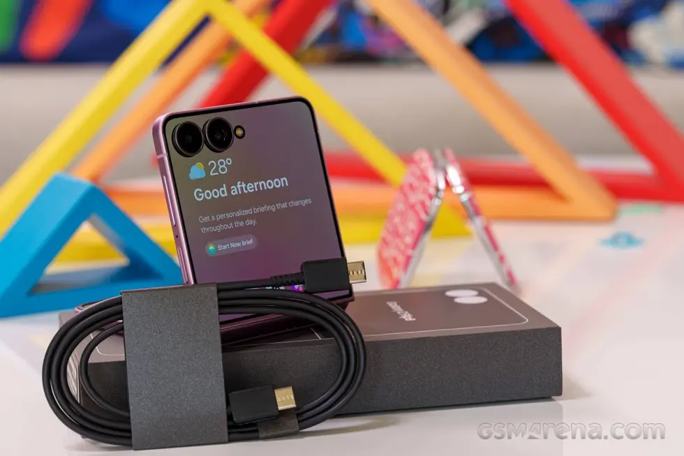 Обзор Samsung Galaxy Z Flip8