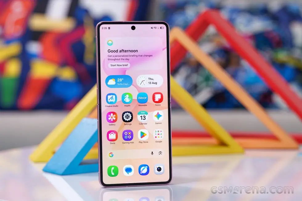 Обзор Samsung Galaxy Z Flip8