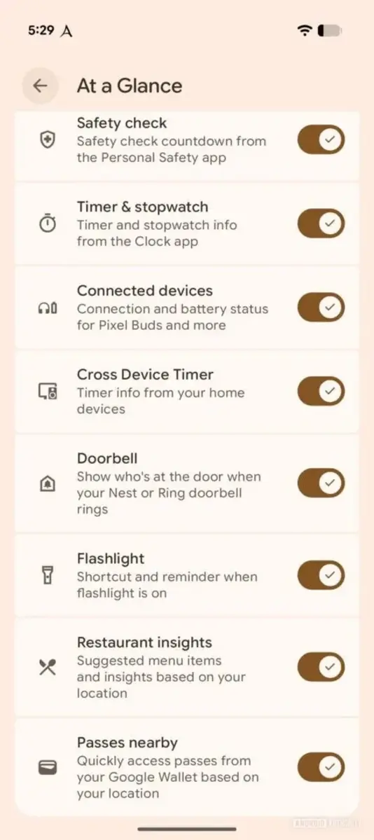 Виджет «At a Glance» в Google Pixel скоро научится показывать посадочные талоны и отзывы о ресторанах