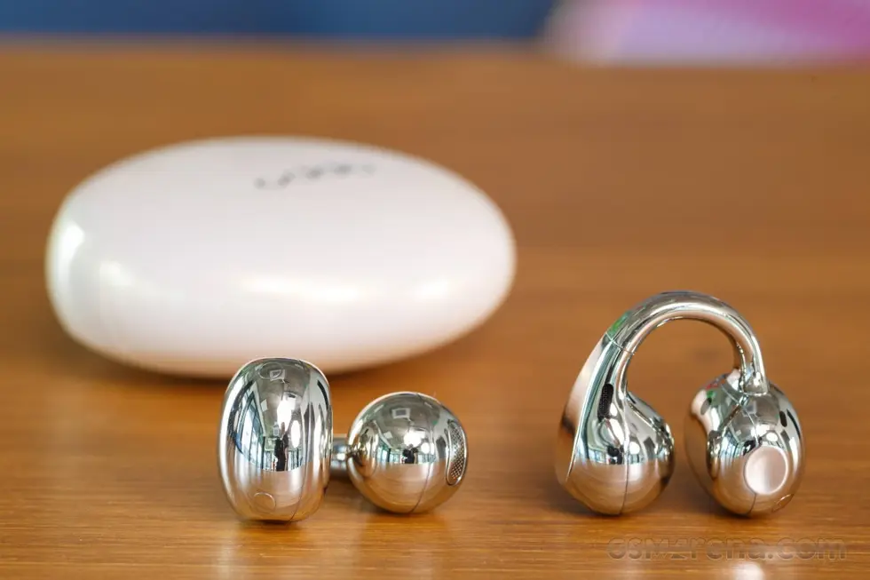 Распаковка и первый взгляд на Oppo Enco Clip2