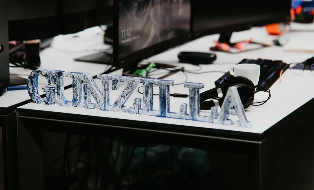 Гендиректор Gunzilla заявил, что «хейтеры» распространяют слухи о невыплате денег подрядчикам, но все равно извинился
