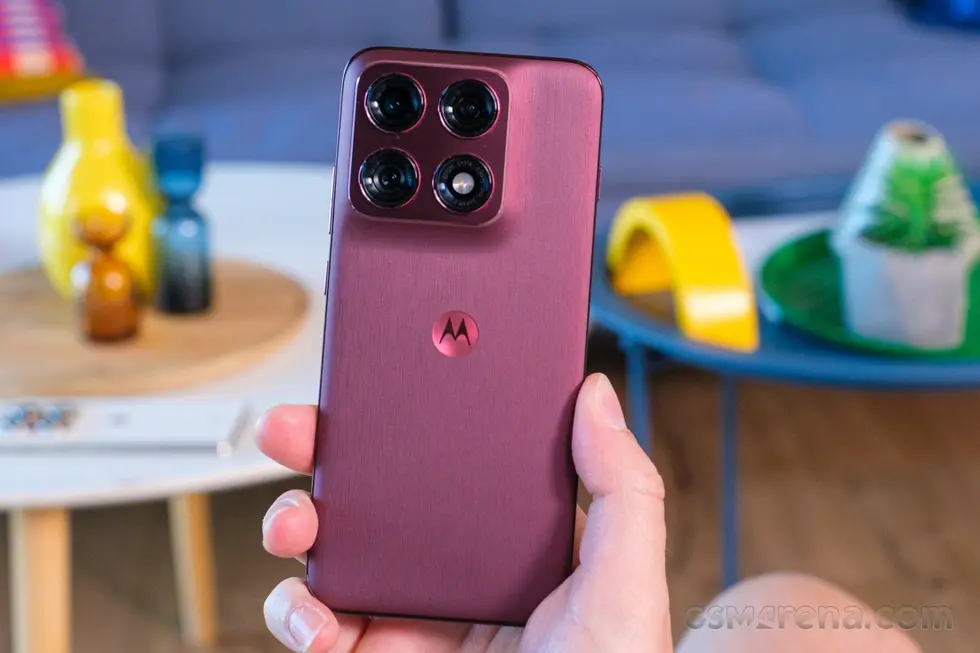 Обзор Motorola Edge 70 Pro: новый флагман, который удивляет