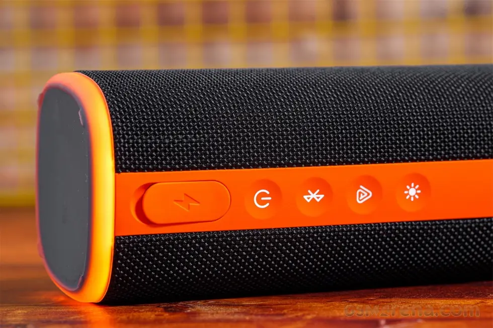 Первый взгляд на Xiaomi Sound Play