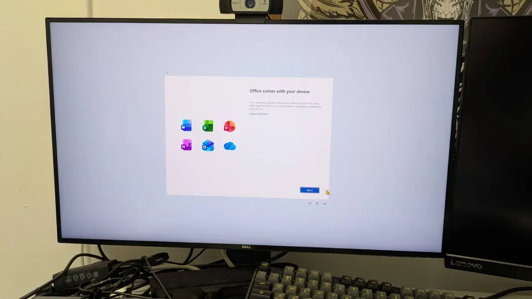 Прямиком к продаже! Windows навязывает сервисы Microsoft пользователям в обход IT-отделов
