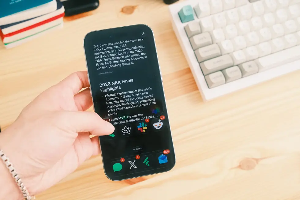 Apple бл*ть сделали это: Месяц с Siri AI