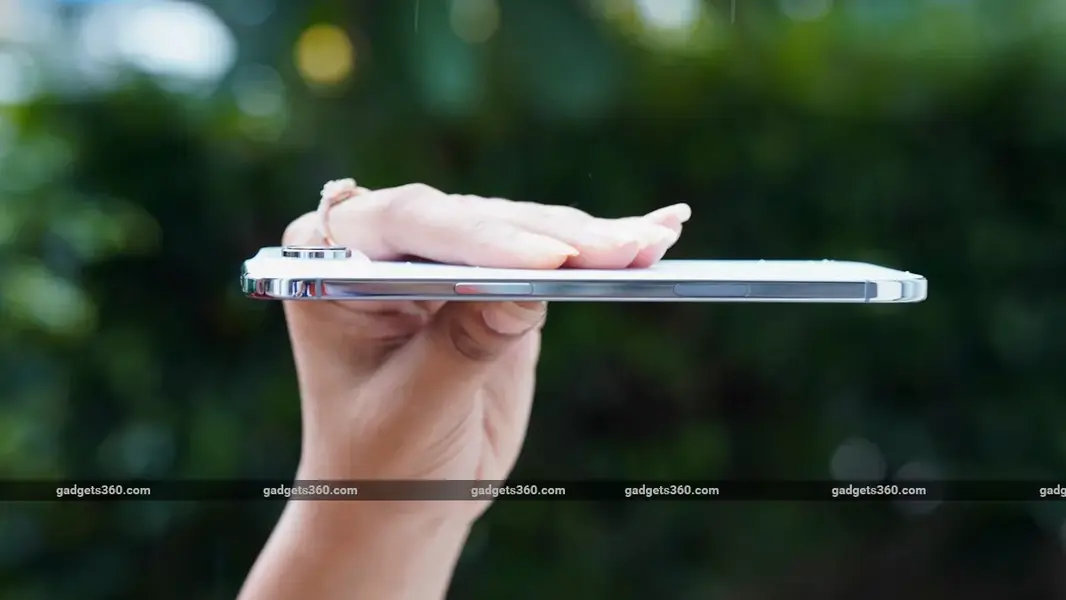 Самые инновационные и необычные гаджеты 2025 года: Samsung Galaxy Z TriFold, iPhone Air и другие