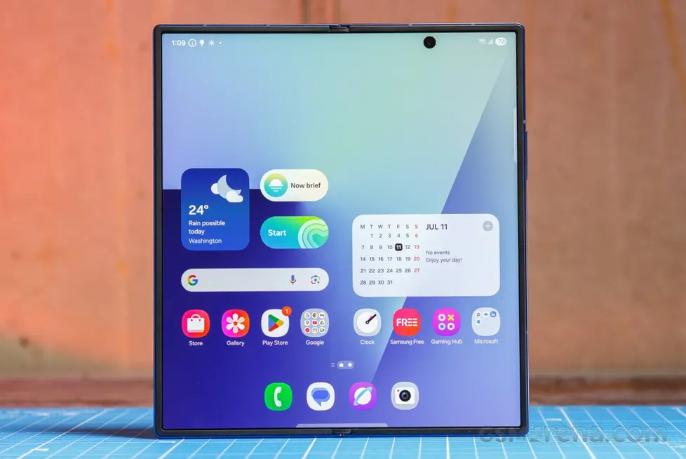 Складка на дисплее Samsung Galaxy Z Fold8 станет менее заметной