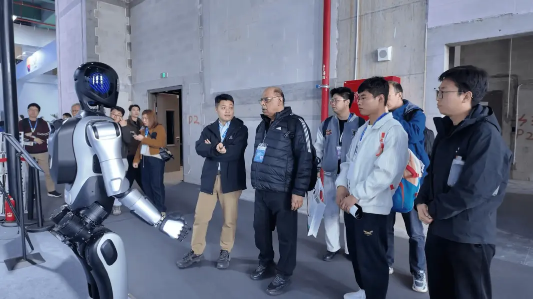 AGIBOT представляет полную линейку роботов на AWE 2026 [Tu Pian]