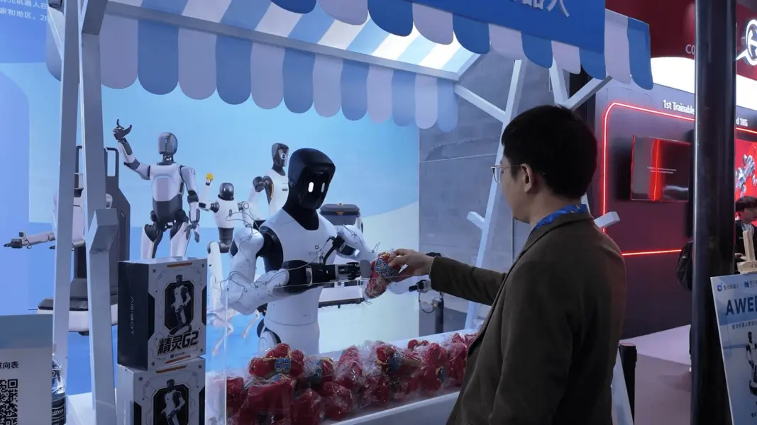 AGIBOT представляет полную линейку роботов на AWE 2026 [Tu Pian]