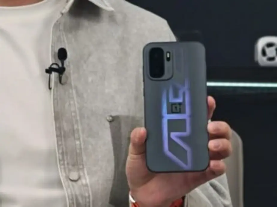 Аккумулятор на 8500 мАч и светящийся логотип? Встречайте OnePlus Ace 6 Ultra
