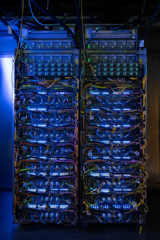 Google представила два новых TPU, созданных для «эры агентов»