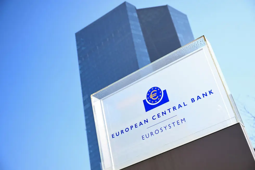 ЕЦБ поддержал надзор ESMA за криптовалютами в ЕС: гайки по MiCA закручиваются