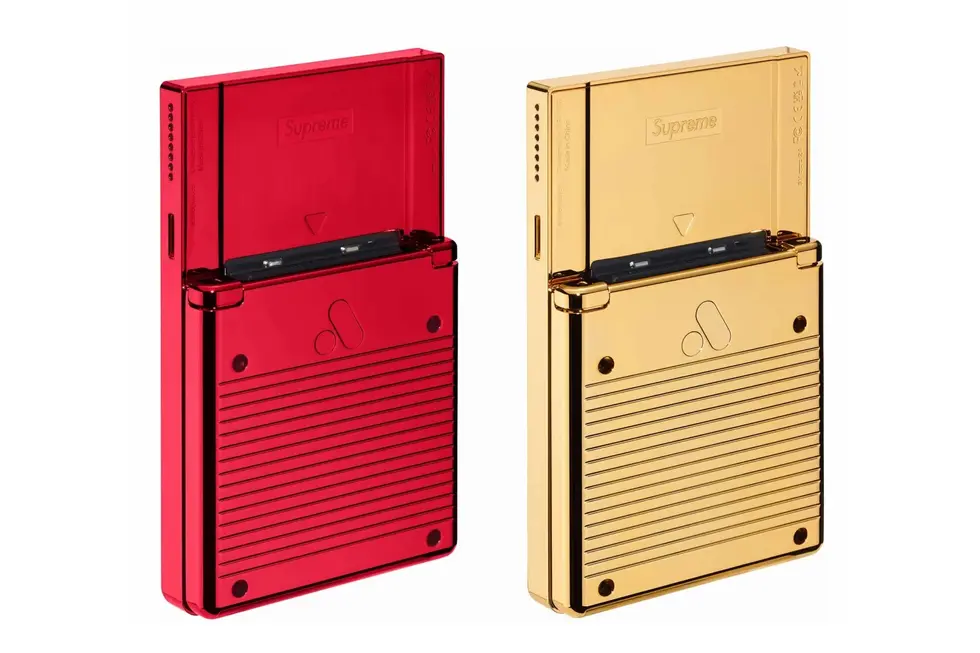 Обожаю этот красный Analogue Pocket, но терпеть не могу логотип Supreme
