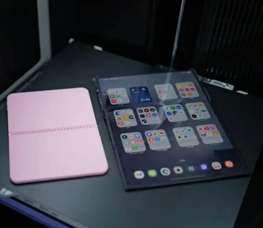 Вот как выглядит концепт iPhone Fold рядом с Galaxy Z Fold7, Galaxy Z TriFold и Huawei Pura X