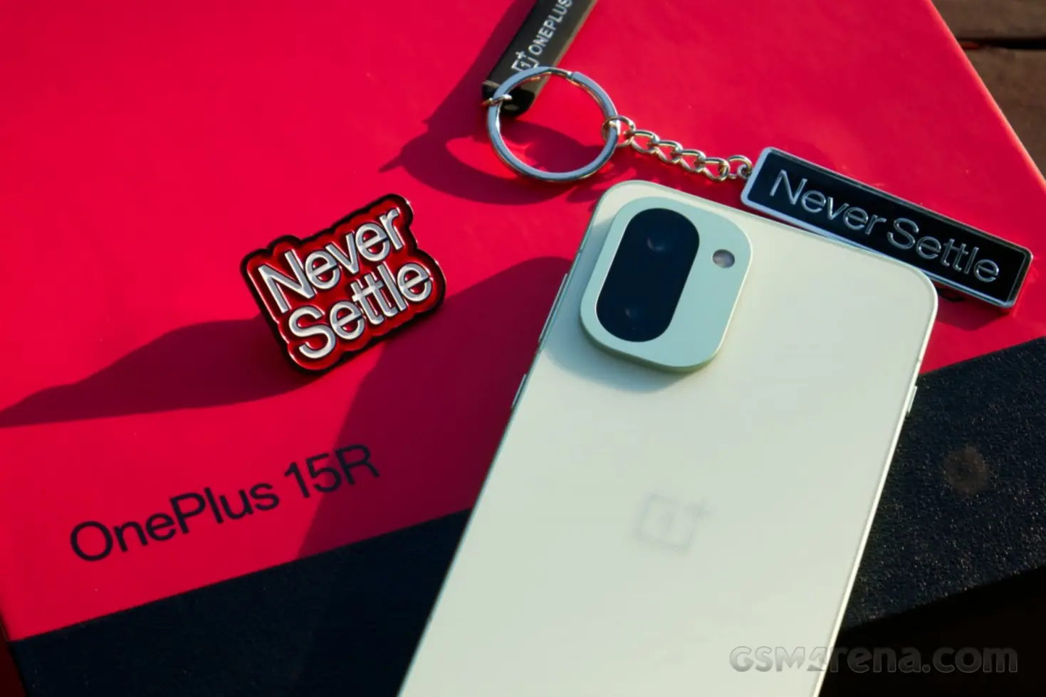 OnePlus 15R поступил на обзор