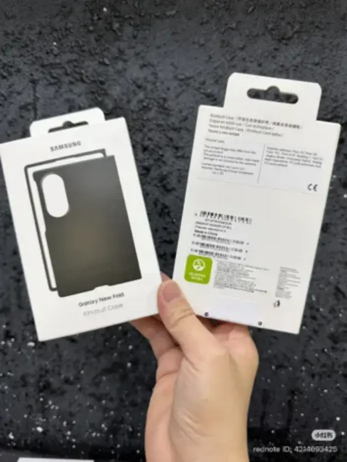 Появились чехлы для линейки Galaxy Z Fold 8, но надписи на коробках вызывают вопросы
