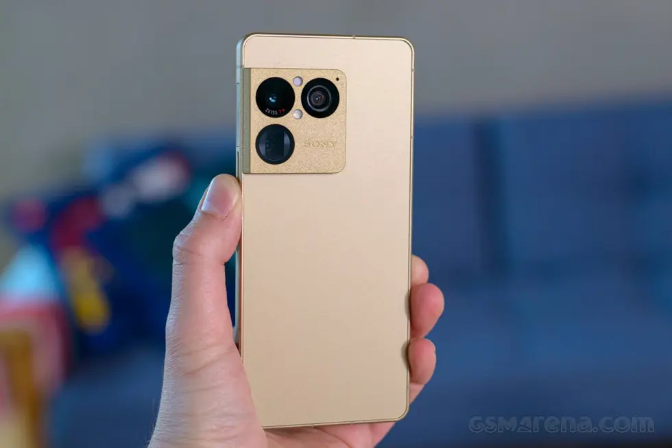 Обзор Sony Xperia 1 VIII: флагман, который удивляет