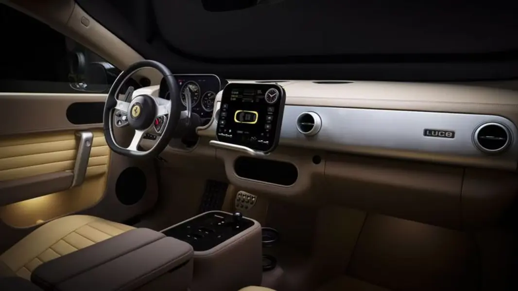 Ferrari представила электрокар за 640 000 долларов, разработанный совместно с Джони Айвом