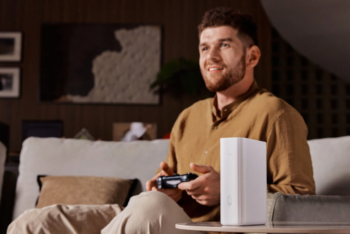 TCL представила новые телефоны, планшет и Wi-Fi 7 роутеры на выставке CES 2026.