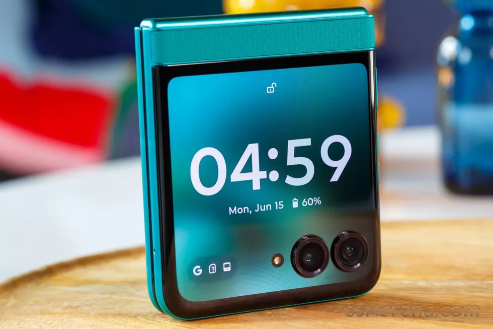 Обзор Motorola Razr 70 / Razr 2026: новый король складных смартфонов