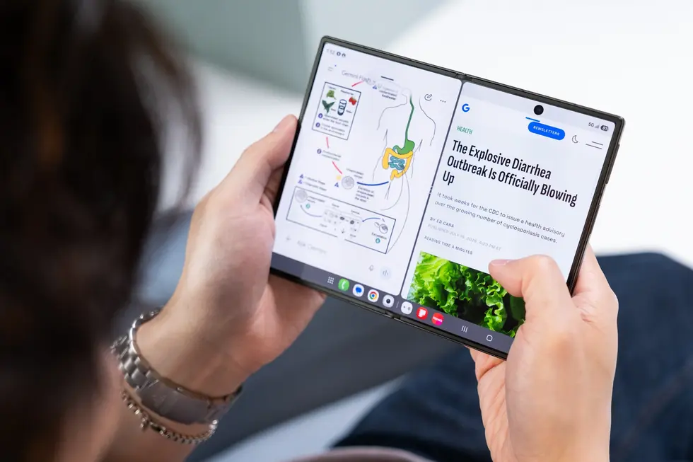 Galaxy Z Fold 8 от Samsung &mdash; это, по сути, бесплатная реклама складного iPhone от Apple