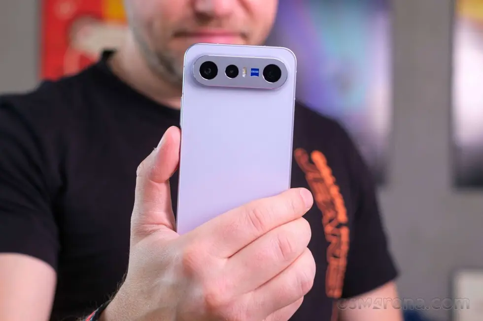 Смартфон vivo X300 FE на тестировании