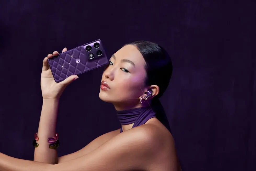 Утечка нового цвета House of Moto Indigo от Motorola Signature
