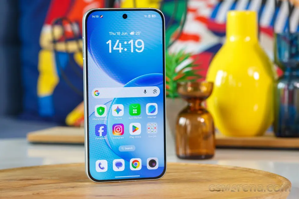 Обзор Oppo Reno16 Pro: стоит ли брать?